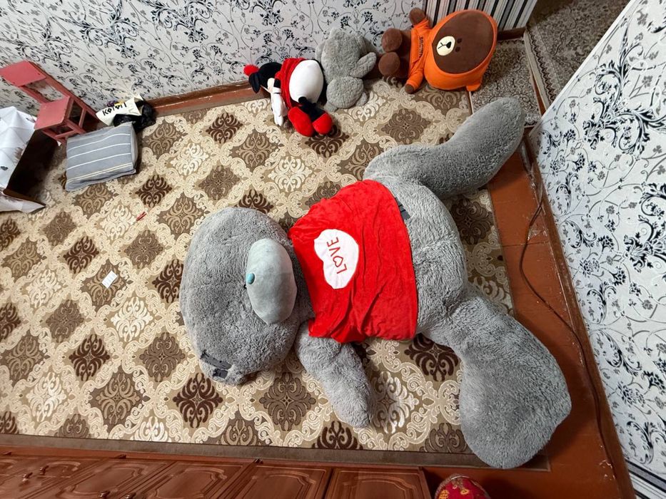 Плюшевый мишка. Рост примерно 160