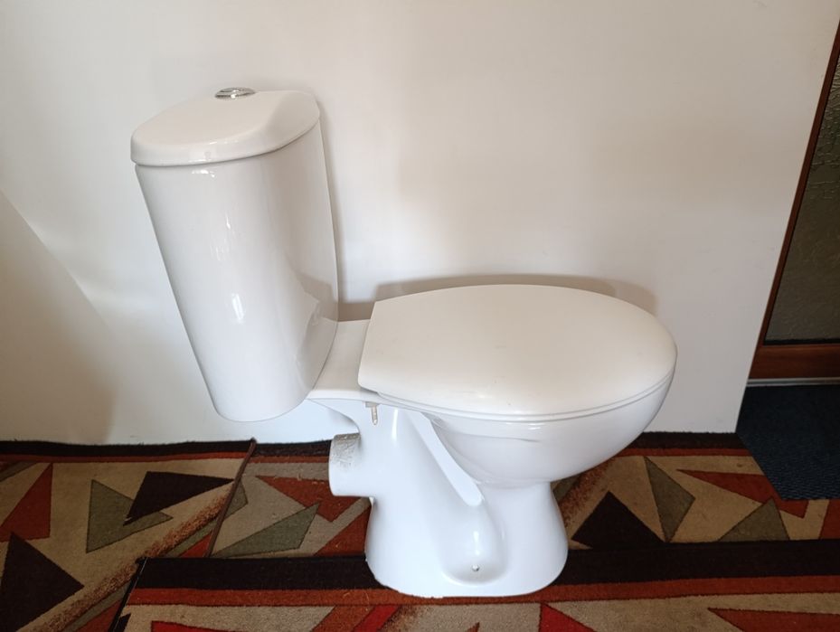 Продавам моноблок тоалетна