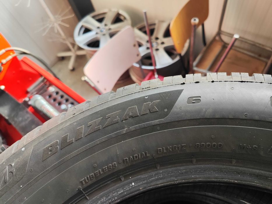 4бр.зимни гуми 215/65/17 Bridgestone