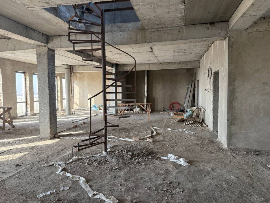 Жк Абу Даби-Хувайдо Махалля! Продается дуплекс с террасой-КОРОБКА!