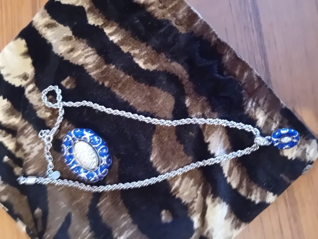 Vând Agate margele, bijuterii și ochelari Christian Dior