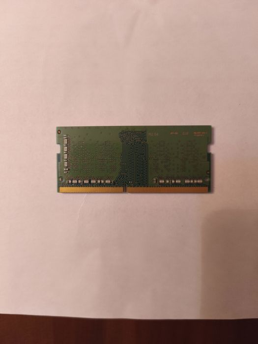 Плашка оперативки на 4гб ddr4