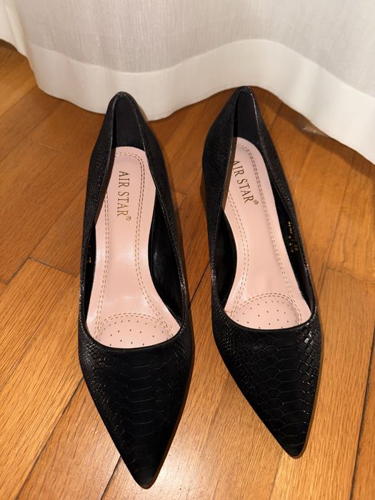 Чисто Нови Дамски обувки на ток!