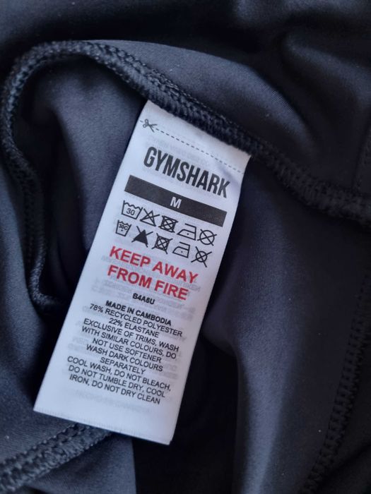 Бюстие и къси клинове Gymshark