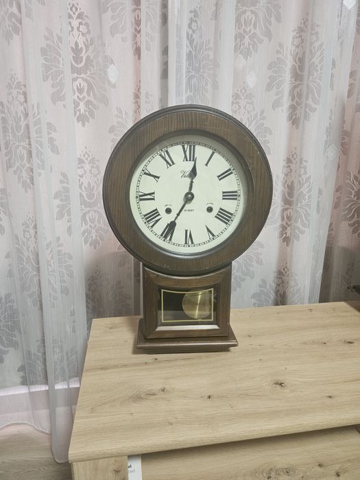Ceas cu pendul Velona