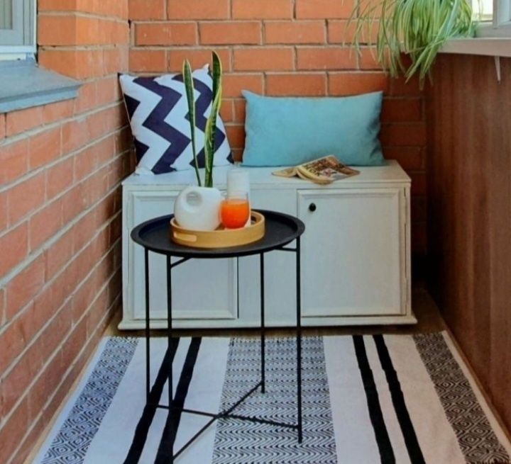 Продам столик журнальный новый