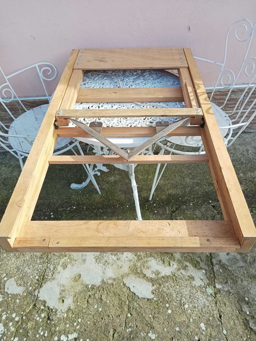 Станок за разпечатване на пити