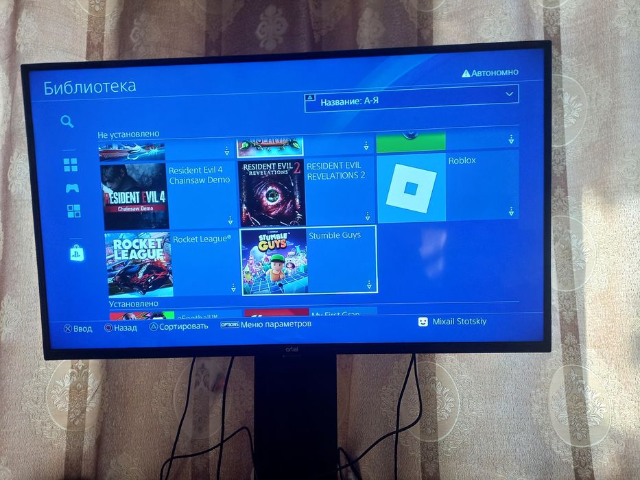 PS4 slim holati tiniq 500GB hotirasi 2 o'yin bor 1 djoystik bor plomba