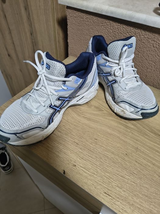 ASICS  марстонки