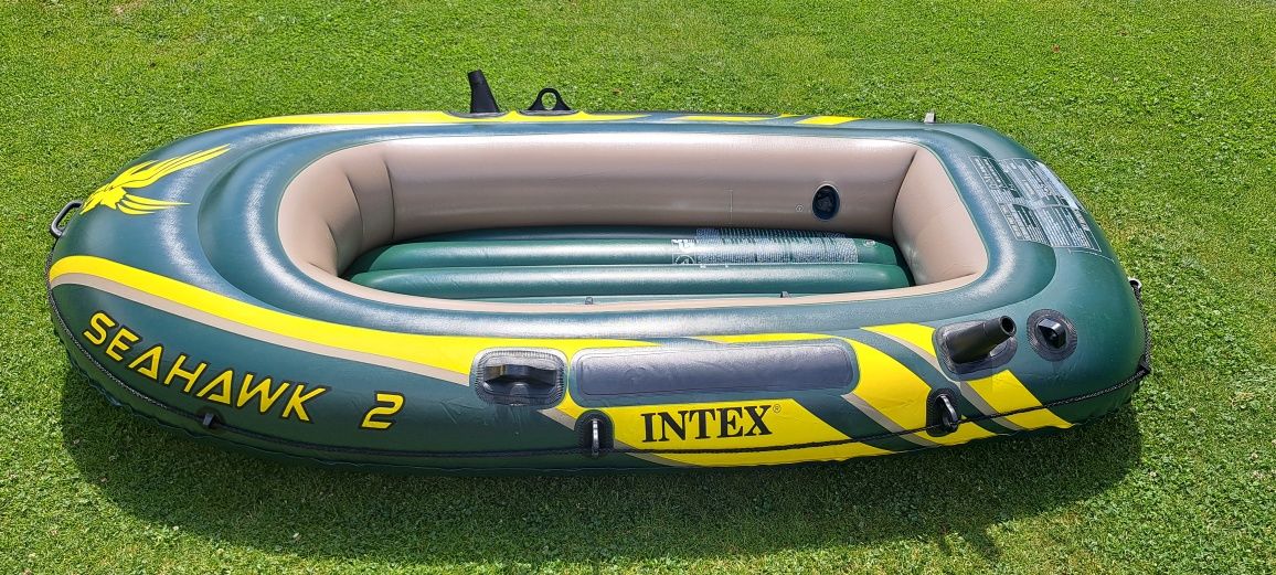 Vând barca pneumatica Intex Seahawk 2