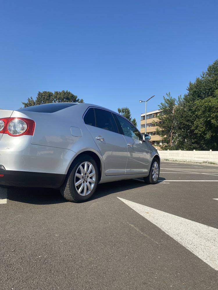 Volskwagen Jetta 1.9 TDI DPF Comfortline Bluemotion