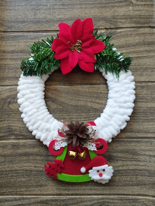 Коледни венци ръчно изработени
