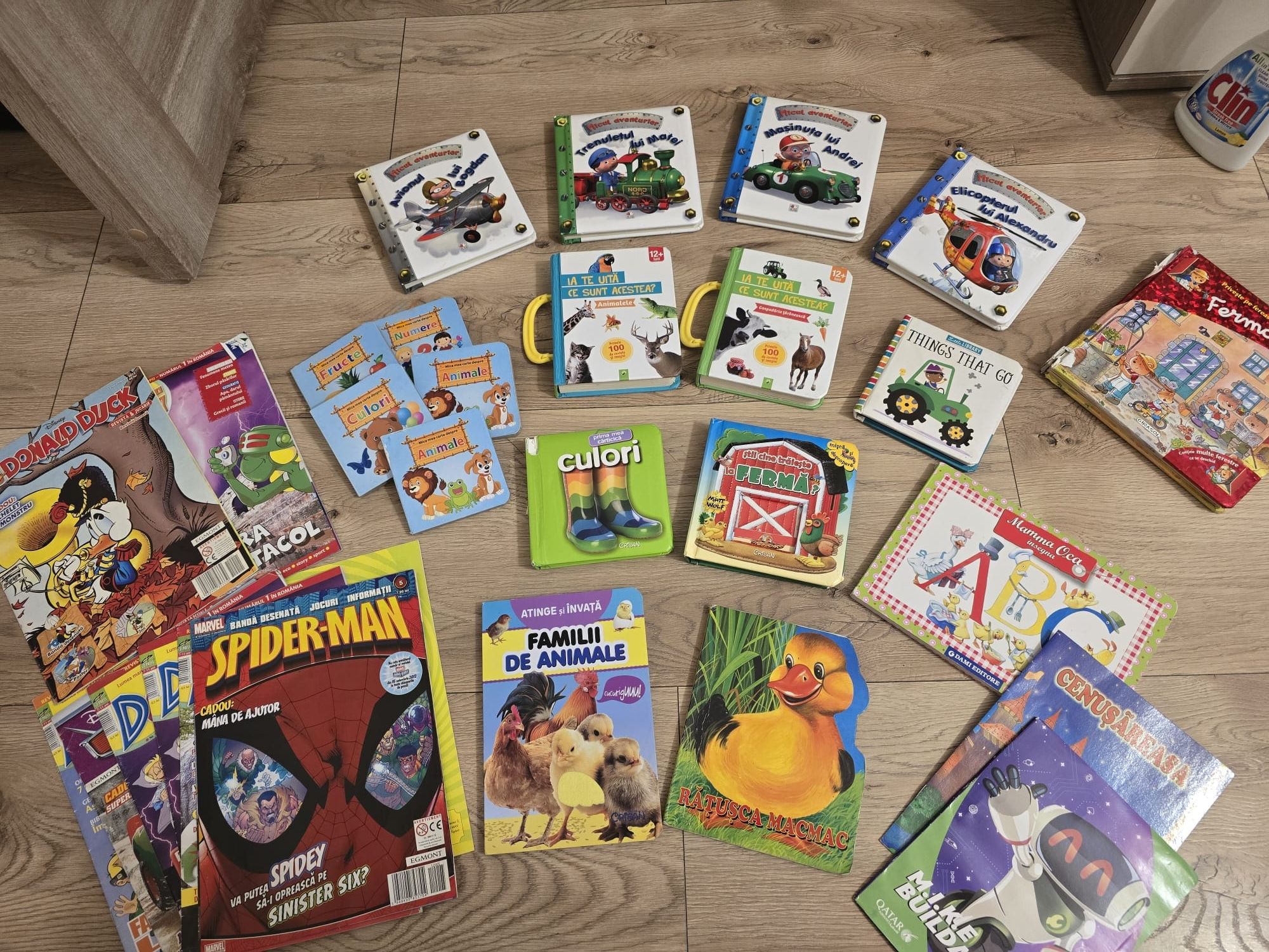 Lot cărții / reviste interactive