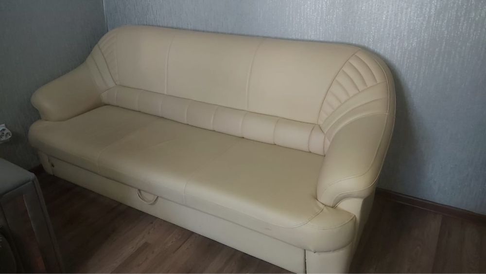 Продам диван с креслом