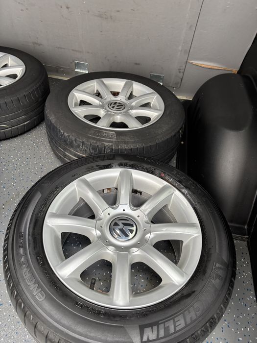 15 цолови алуминиеви джанти за фолксваген.