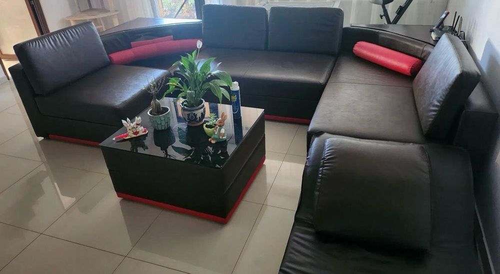 Colțar in formă de U plus masa din sticla