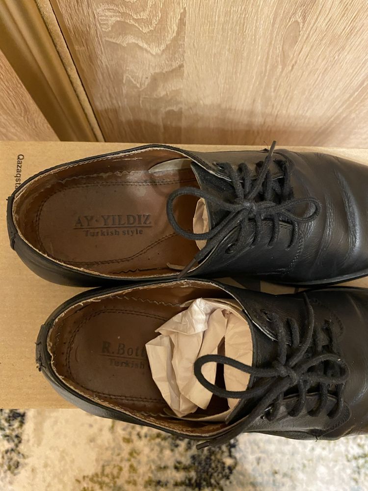 Обувь женская и туфли мужские