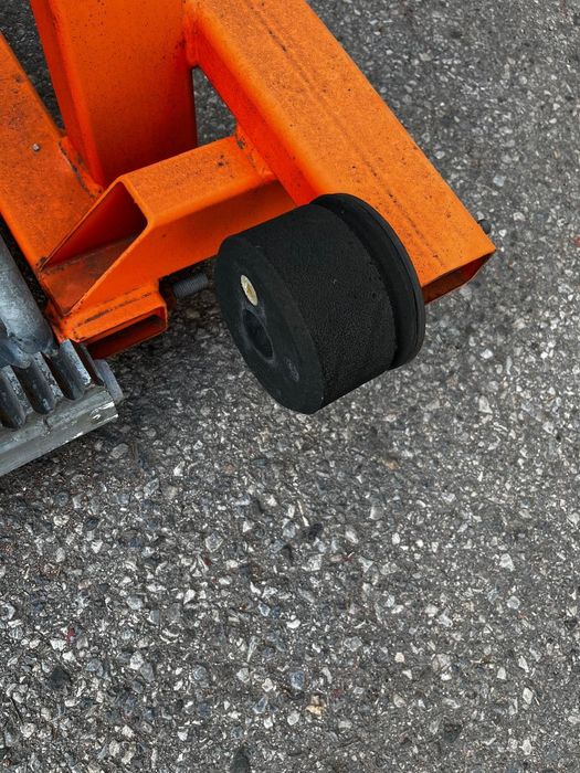 Lift de marfă fațadă