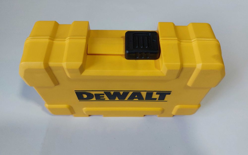 Dewalt  кейс с набором бит 16 шт