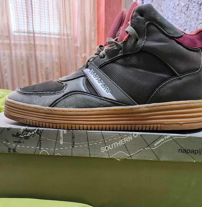 Napapijri.Почти нови кецове