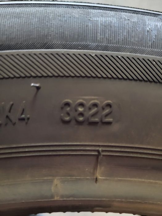 2 anvelope 215 55 R 17 Barum iarna