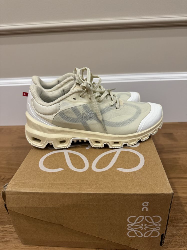 Кроссовки On running x Loewe