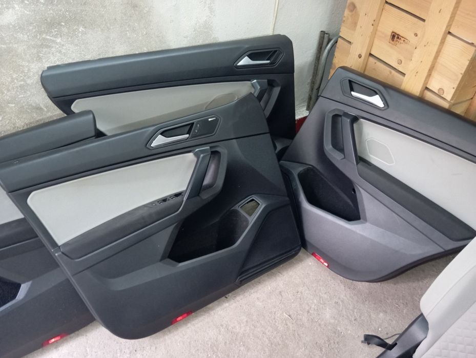 VW Tiguan Allspace салон, седалки и кори за врати 7 местен