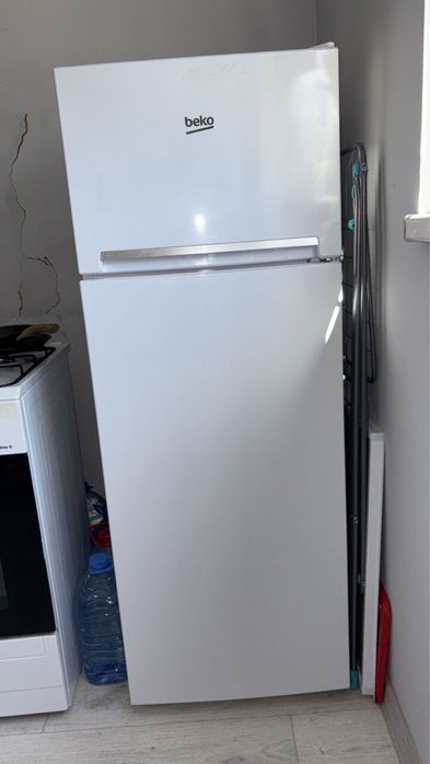 Холодильник Beko RDSK240M00W