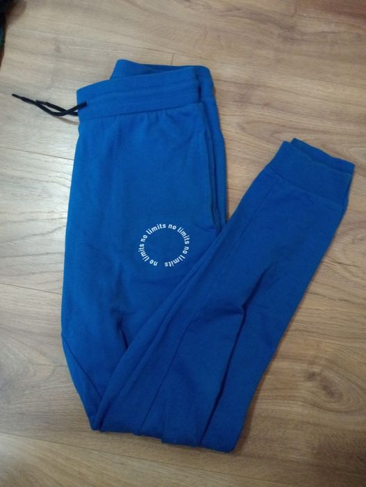pantaloni de trening