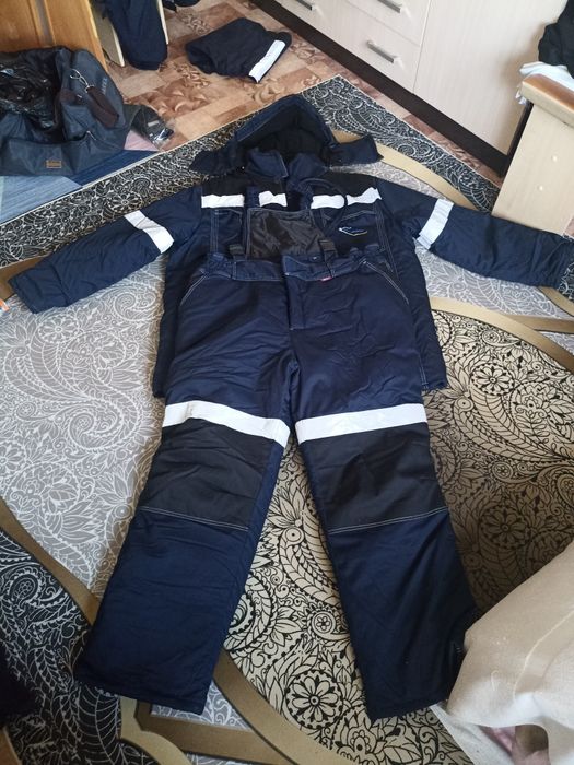 Продам спец. Одежду