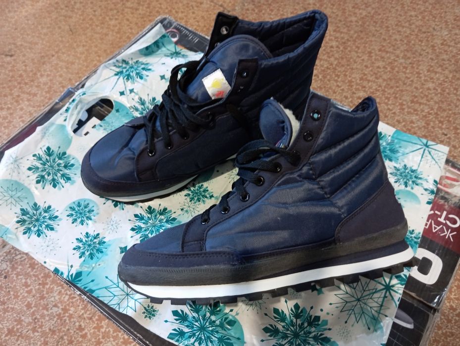 Кроссовки зимние