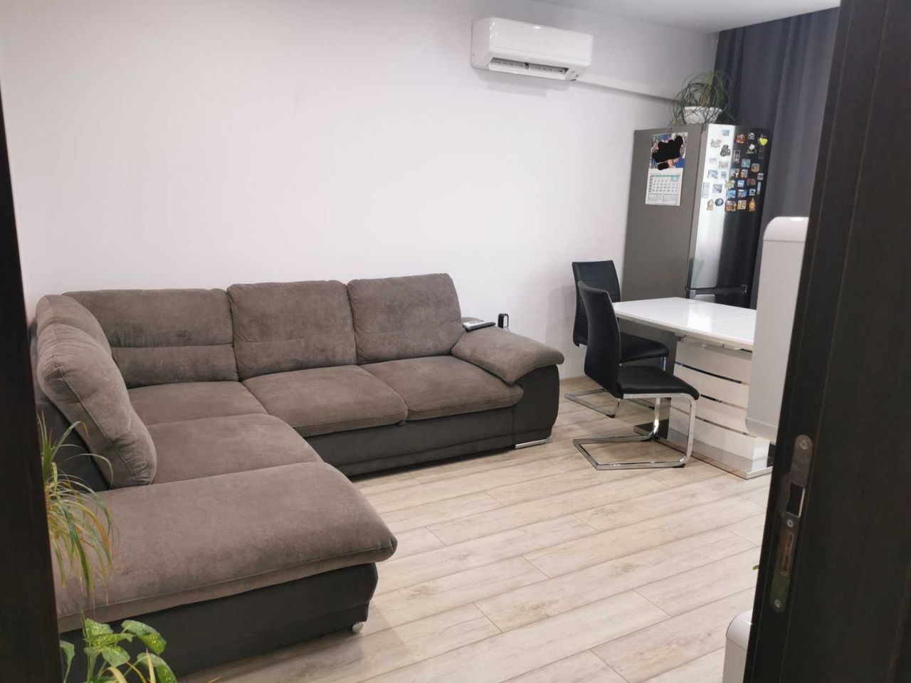 Продава се Тристаен апартамент в Варна, Младост 1 - 74 кв.м за 2095 €/кв.м - Снимка #2