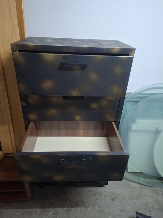 Dulap cu 5 sertarestare bună 250lei