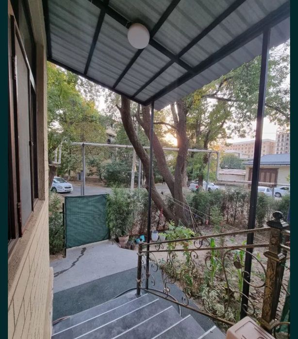 Продается квартира 2 в 3-х комнатная Феруза-1 AU