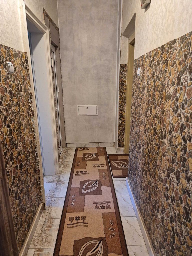 Продава се Четиристаен апартамент в Димитровград - 133 кв.м за 502 €/кв.м - Снимка #12