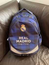 Продавам Ученическа раница Реал Мадрид/ Real Madrid