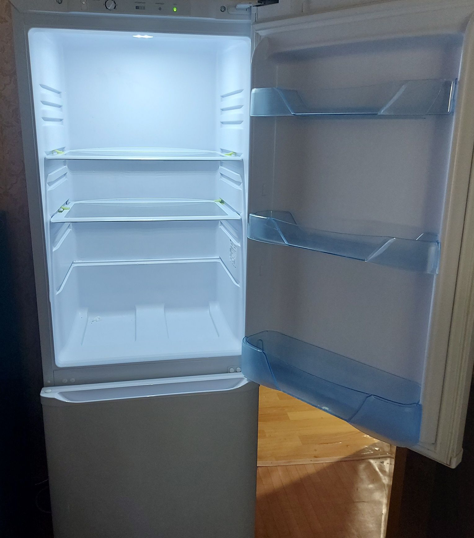Продам Холодильник Бирюса. В отличном состоянии