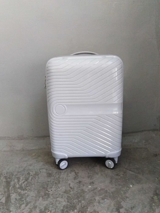 ОТДАМ ДАРОМ Чемодан. Пластик. РУЧНАЯ КЛАДЬ, 20х33х47см, 40л, Европа бу