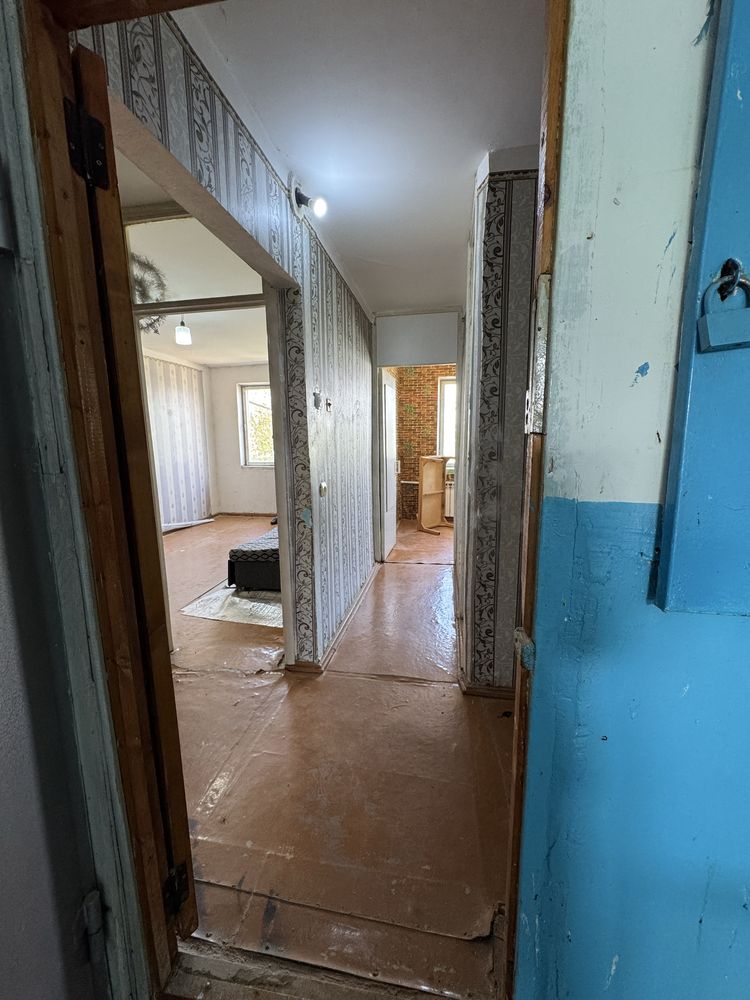 Продаётся 1 ком, 4 этаж , 3 микрорайон