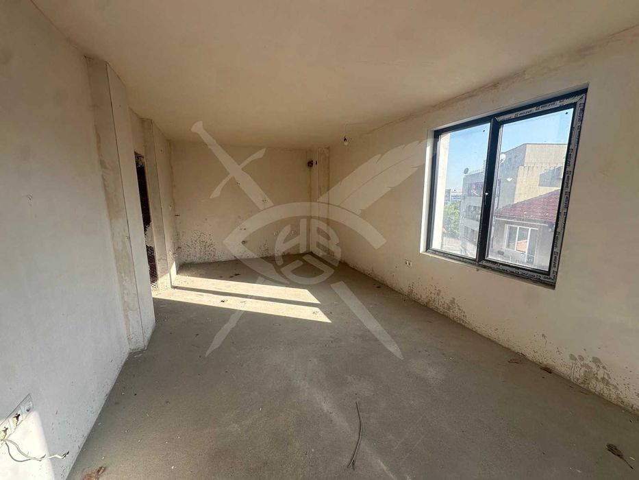 Тристаен апартамент в Айтос 48276