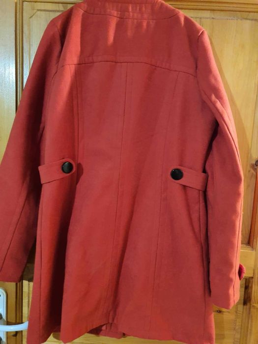 Дамско червено палто