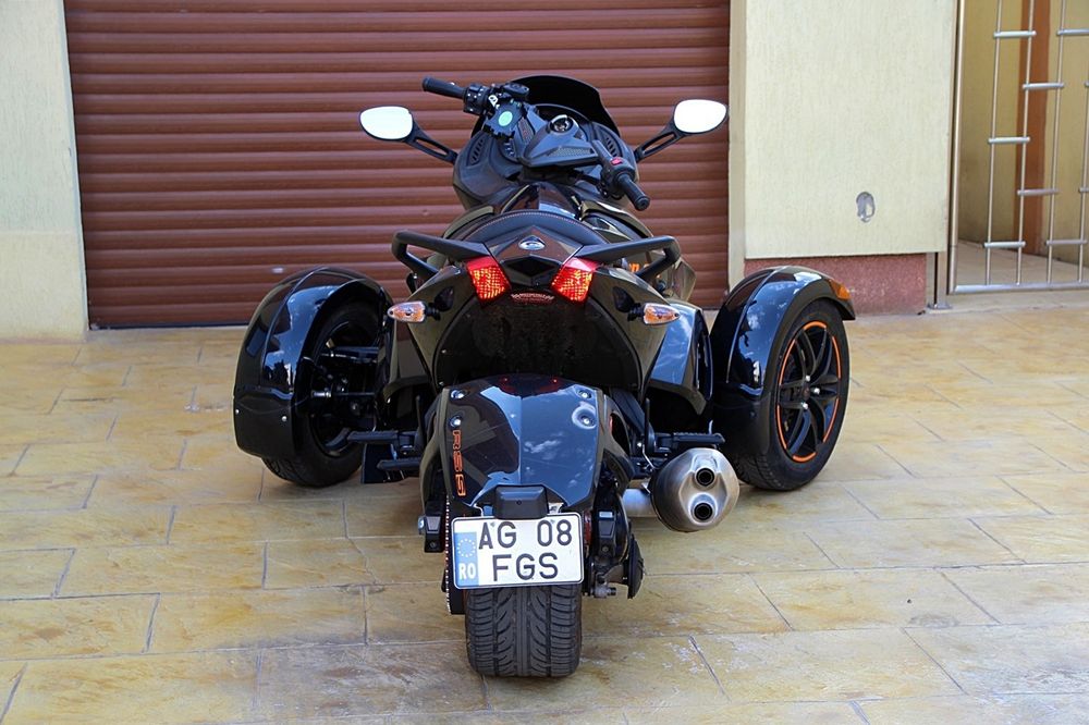 Vând Spyder Can am