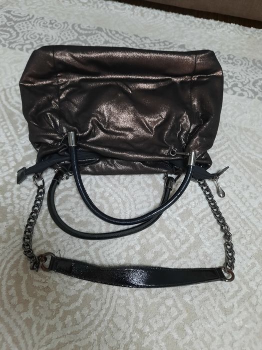 Продам женскую кожаную сумку