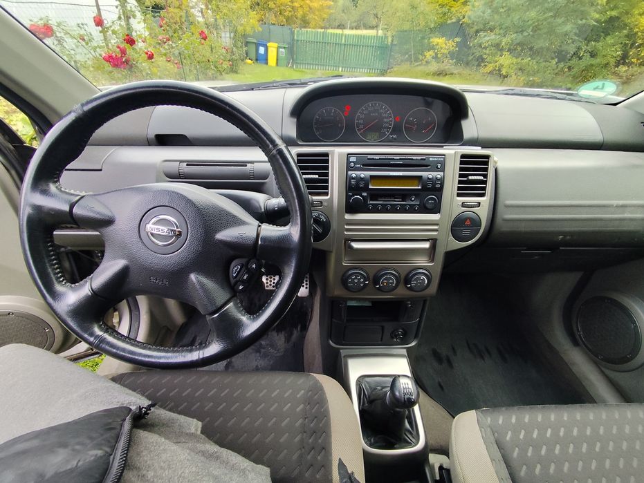 Vând Nissan X- Trail 2004
