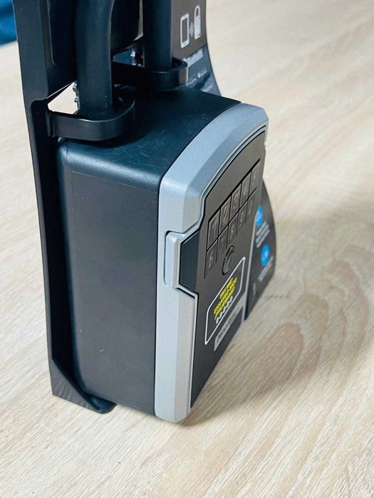 Lacat inteligent Master Lock 5440EURD cu Bluetooth