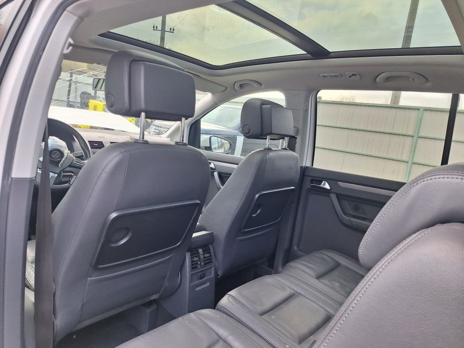 Dezmembrez VW Touran Cross motor 2.0 tdi CFHC cod culoare LB9A