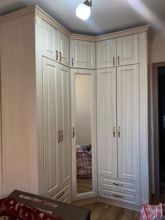 Продаю Шкаф угловой