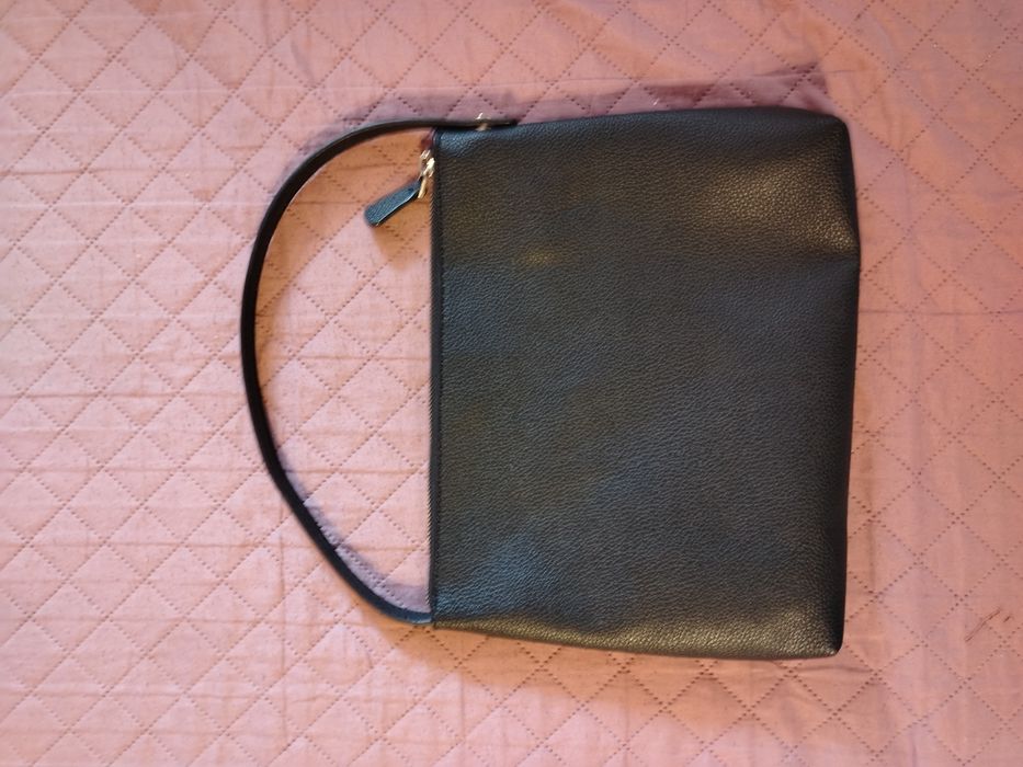 Оригинална чанта-портмоне Guess