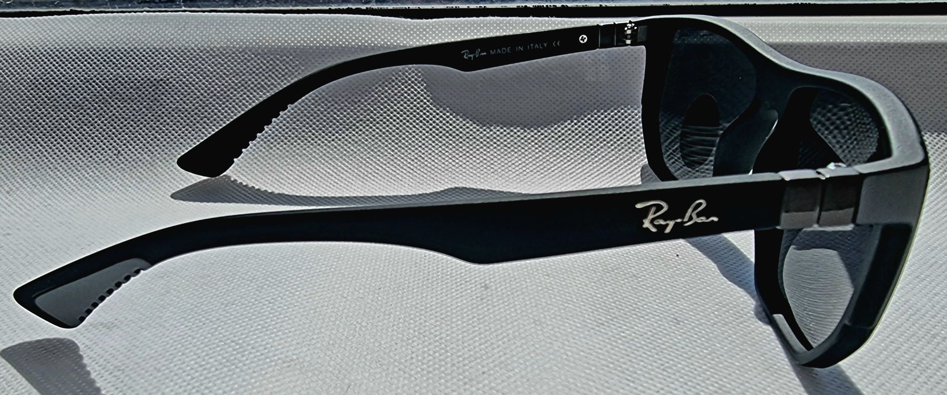 Ochelari de soare RayBan RB8371 Ferrari Edition