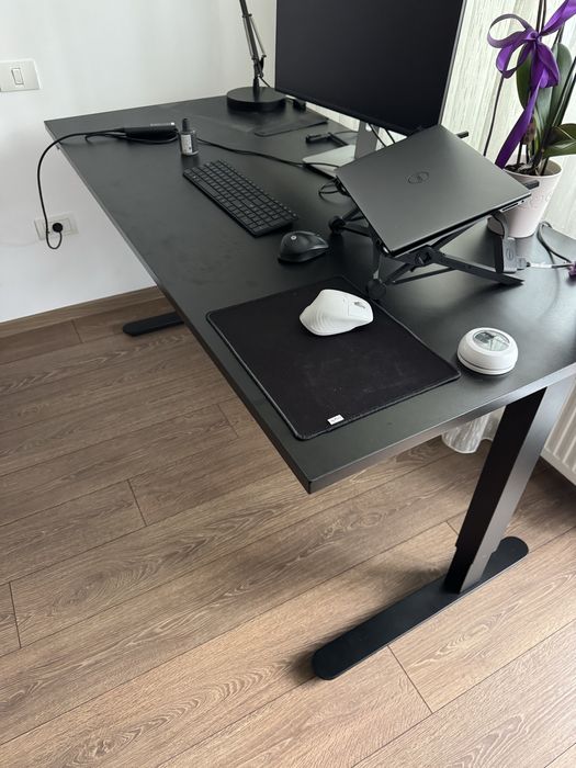 Birou reglabil electric pe inaltime